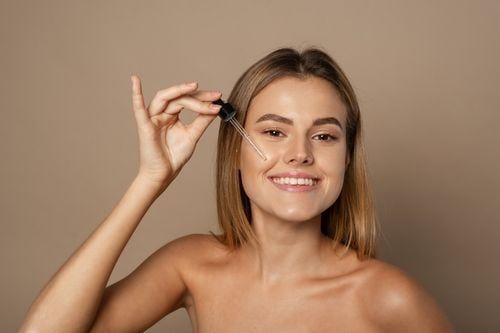 Cilt Bakımında Arbutin ve C Vitamini Serumları